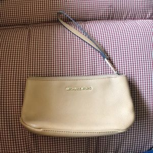 Michael kors wristlet